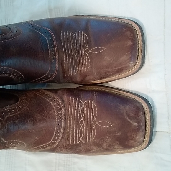 Ariat Cowboy Boots - Picture 2 of 14